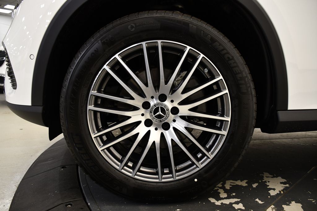 Thumbnail: 2025 Mercedes-Benz GLC - 13