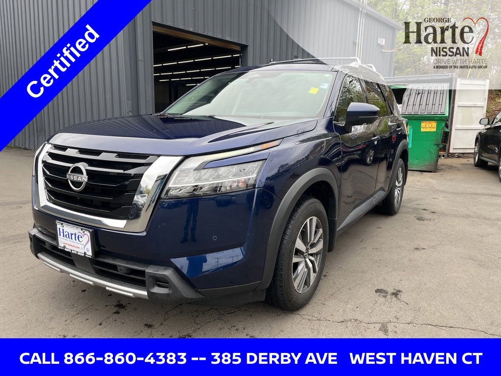 2024 Nissan Pathfinder SL