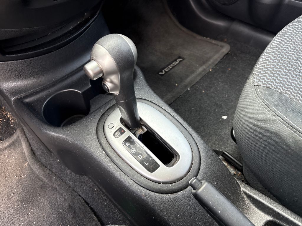 2015 Metallic Peacock Nissan Versa Note SV FWD Hatchback