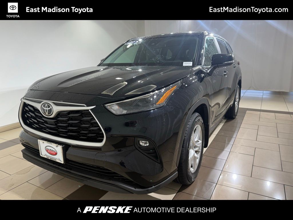 2023 Toyota Highlander LE -
                Madison, WI