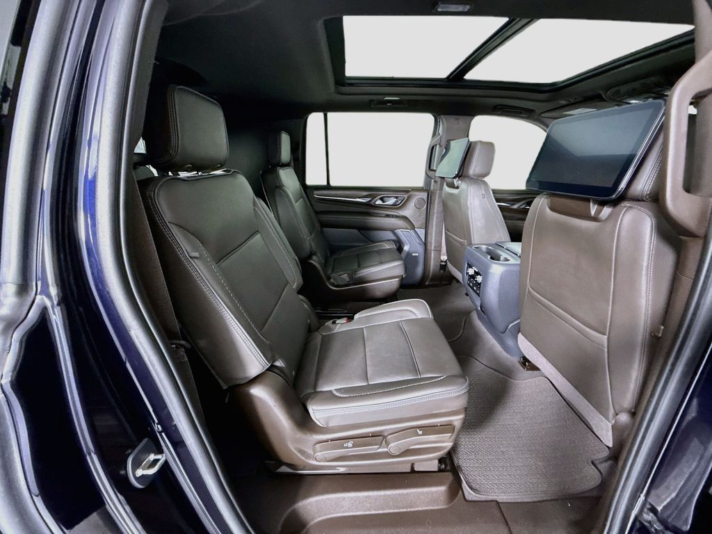 Thumbnail: 2023 GMC Yukon XL - 22
