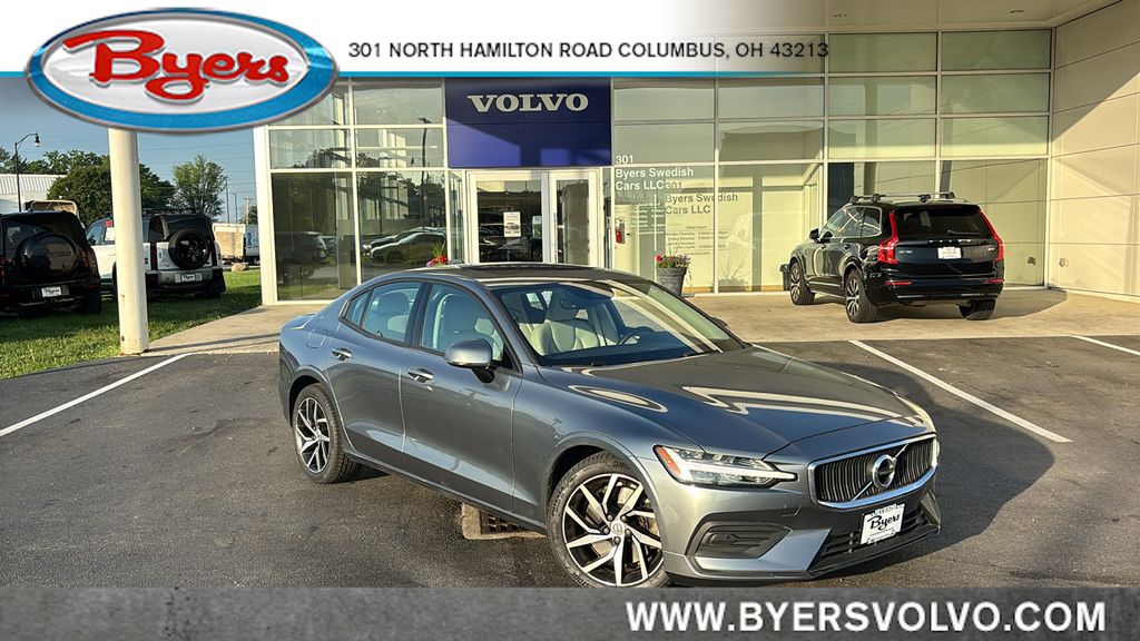 Gray Metallic 2019 Volvo S60 T6 Momentum AWD Sedan All-Wheel Drive Automatic
