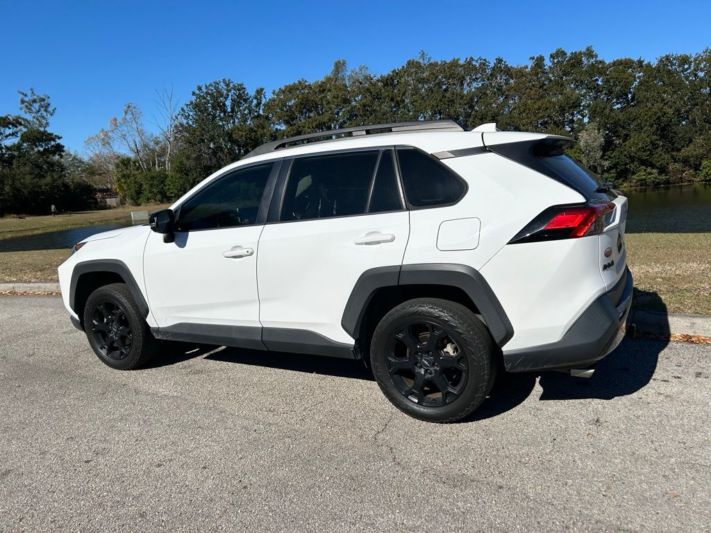 Thumbnail: 2020 Toyota RAV4 - 3