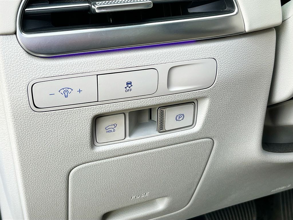 Used 2024 Black Hyundai Calligraphy image 10