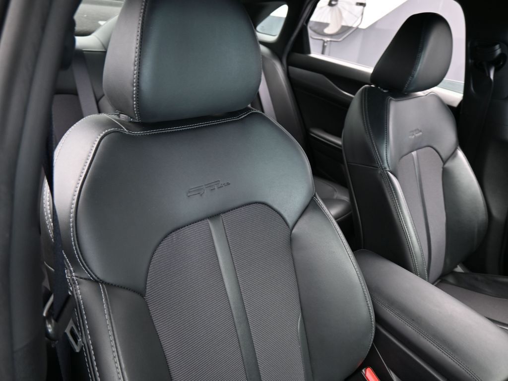 Used 2023 Wolf Gray Kia GT-Line image 40