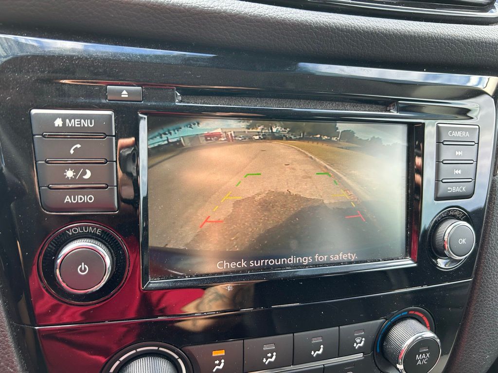 Thumbnail: 2020 Nissan Rogue Sport - 24