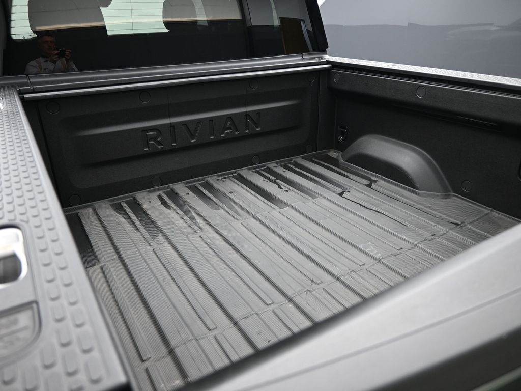 2025 Rivian R1T Ascend