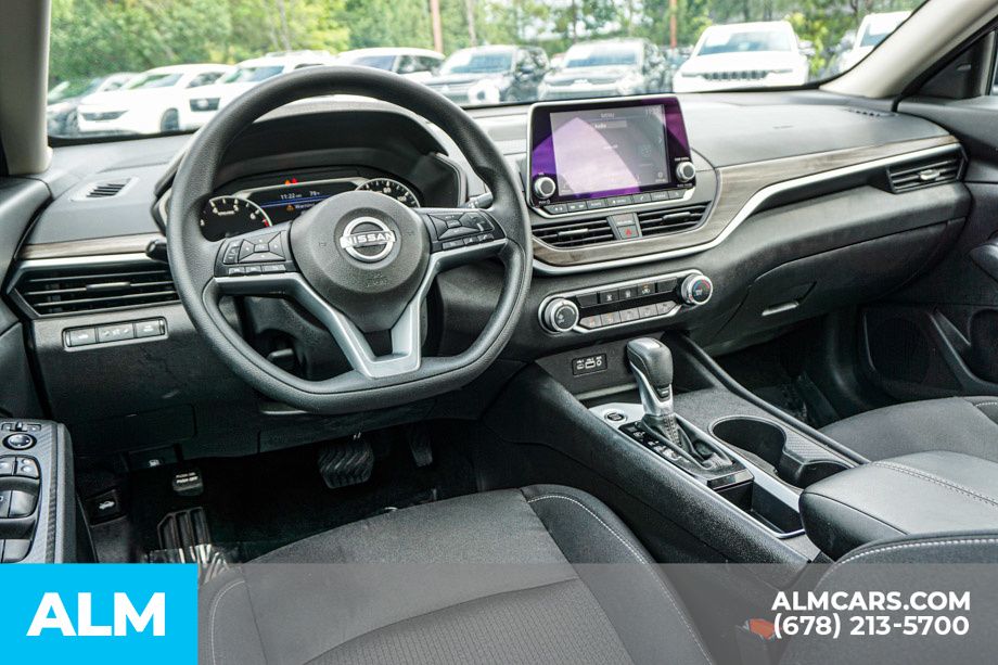 Used 2025 Red Nissan 2.5 SV image 27