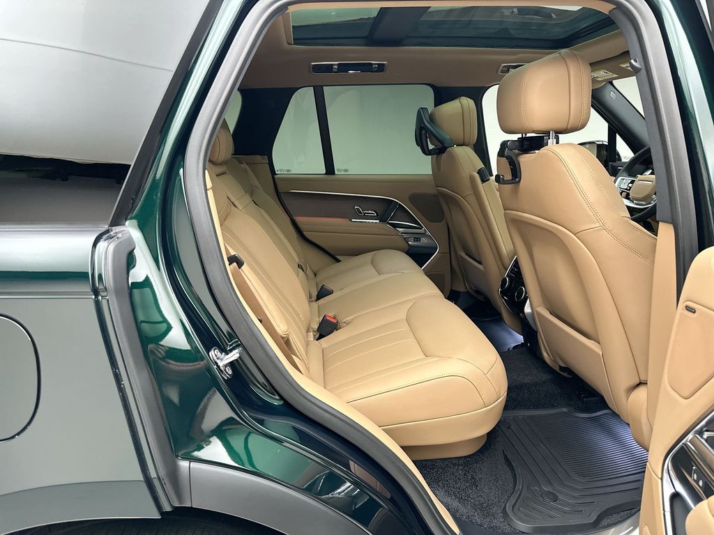 Thumbnail: 2026 Land Rover Range Rover - 7