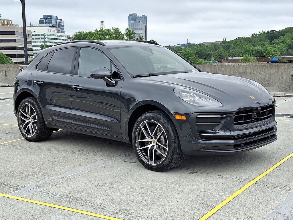 Thumbnail: 2025 Porsche Macan - 7