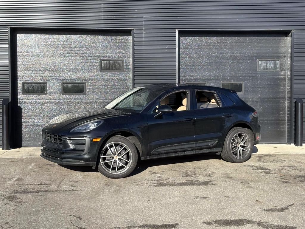 /2024 Porsche Macan