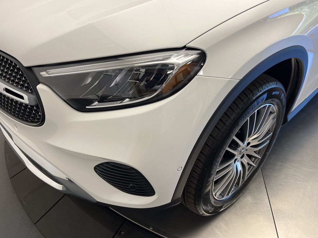 Thumbnail: 2026 Mercedes-Benz GLC - 9