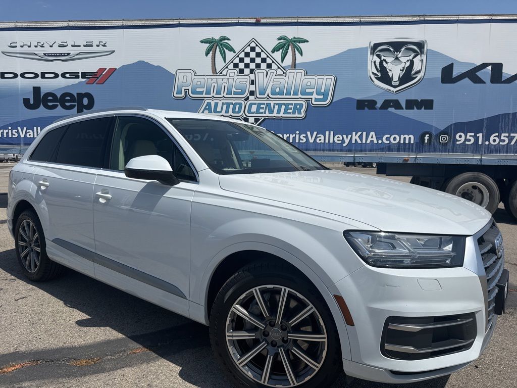 2019 Audi Q7 45 SE Premium Plus