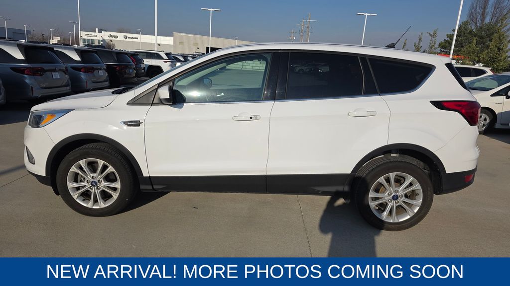 Used 2019 Ford Escape SE with VIN 1FMCU9GD4KUB32541 for sale in Kansas City
