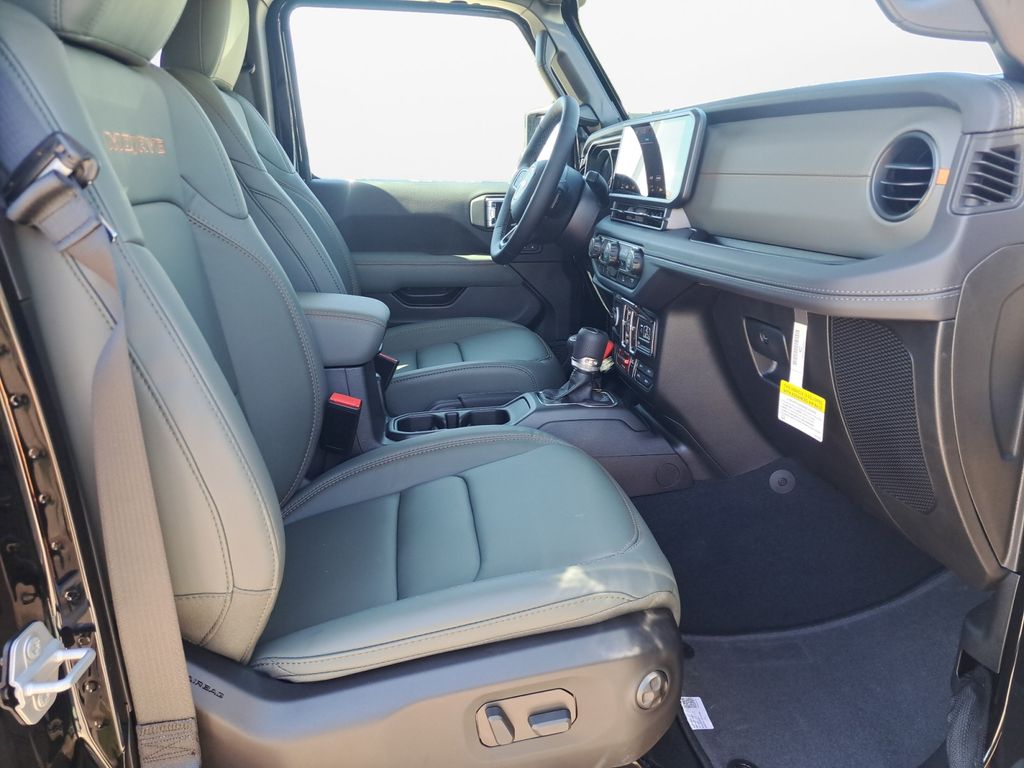 New Car 2025 Jeep Gladiator  Mojave For Sale Under $50,000 In Austin, Texas