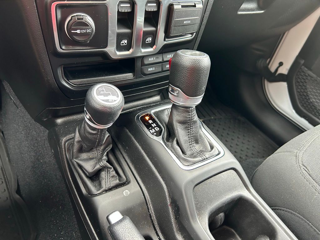2023 Jeep Wrangler Sport S 26
