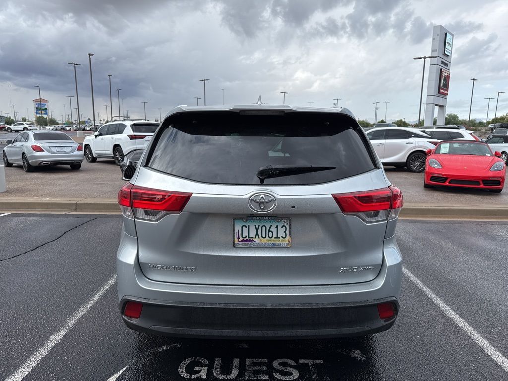 Thumbnail: 2017 Toyota Highlander - 8