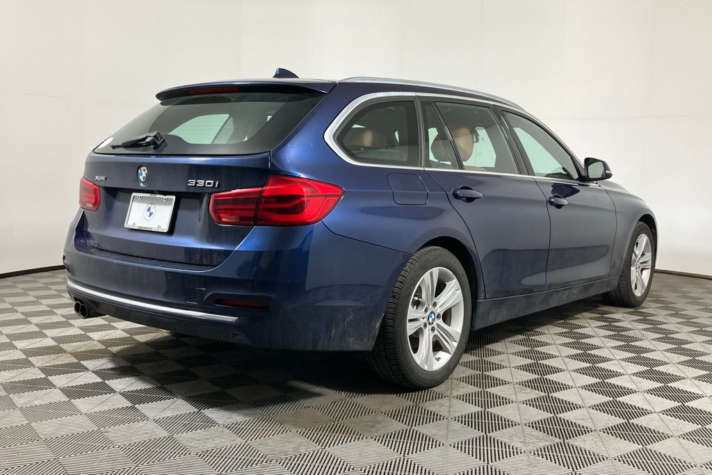 2017 BMW 3 Series 330i xDrive 6