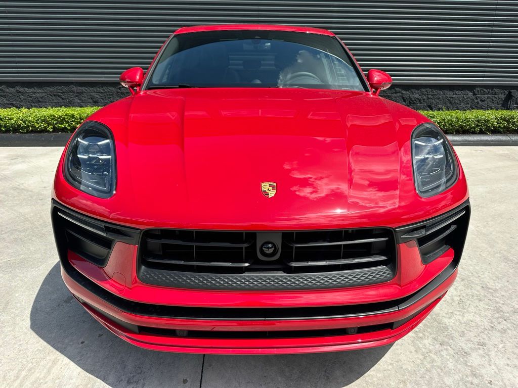 Thumbnail: 2026 Porsche Macan - 8