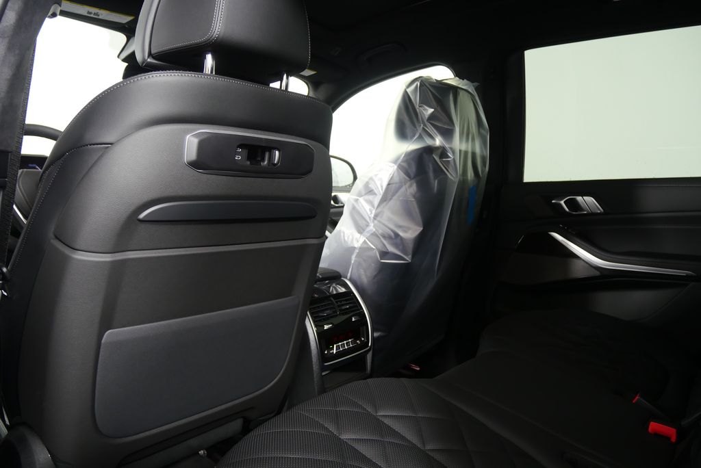 2026 BMW X7 xDrive40i 18