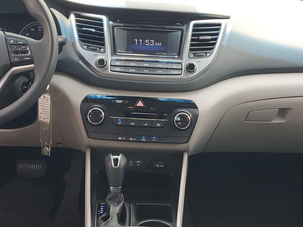 Used 2017 Black Hyundai SE image 15