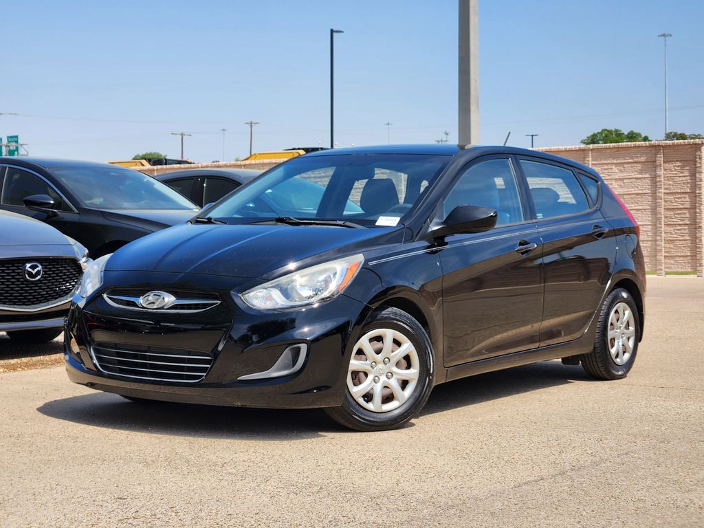 2014 Hyundai Accent GS 4-Door Hatchback FWD