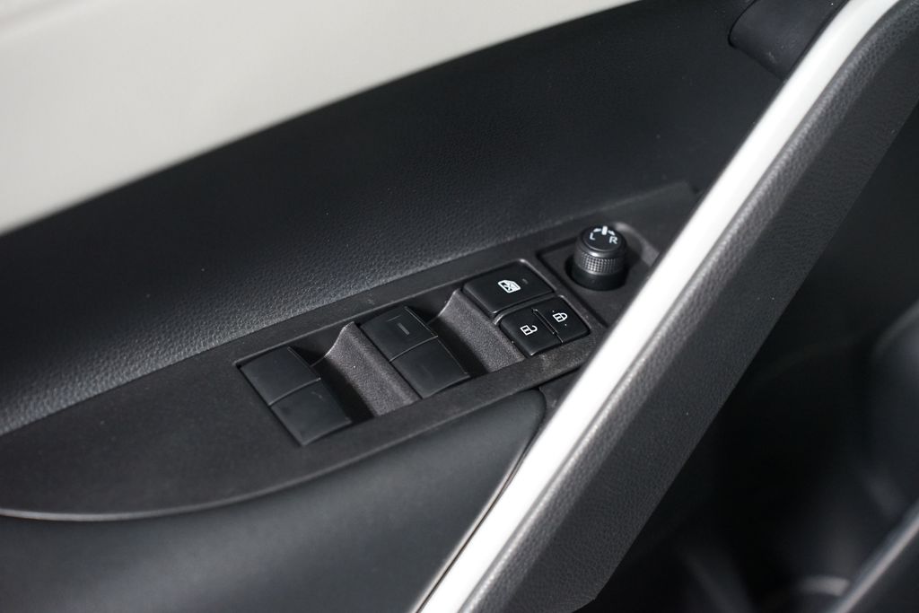 Thumbnail: 2025 Toyota Corolla Cross - 30