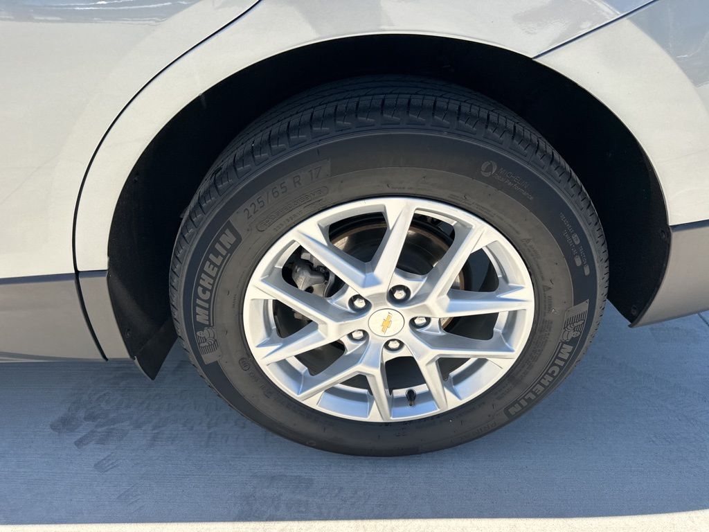 2024 Sterling Gray Metallic Chevrolet Equinox LT FWD SUV