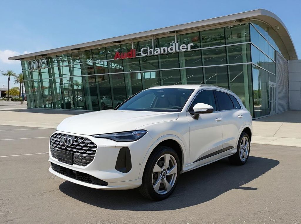 Thumbnail: 2025 Audi Q5 - 1