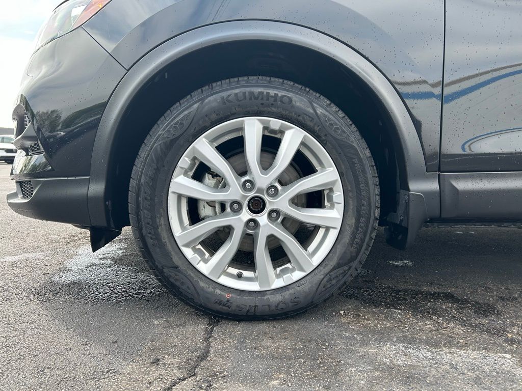 2022 Nissan Rogue Sport S 9