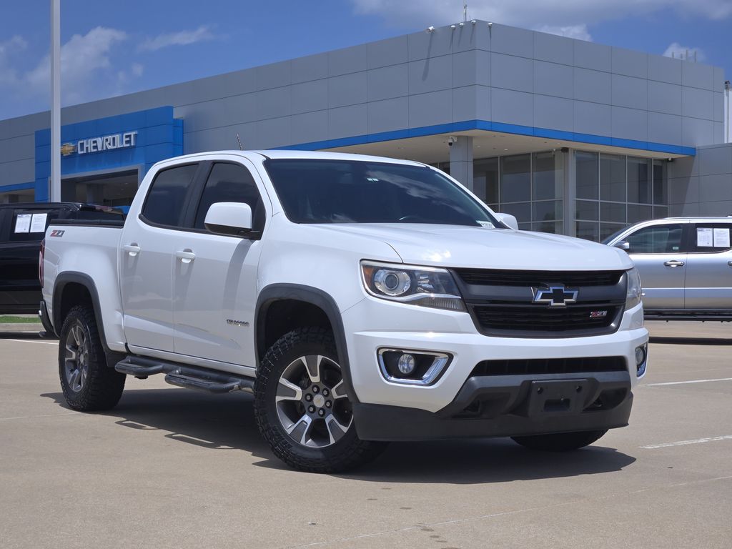 Summit White 2015 Chevrolet Colorado Pickup Truck Four-Wheel Drive 6-Speed Automatic