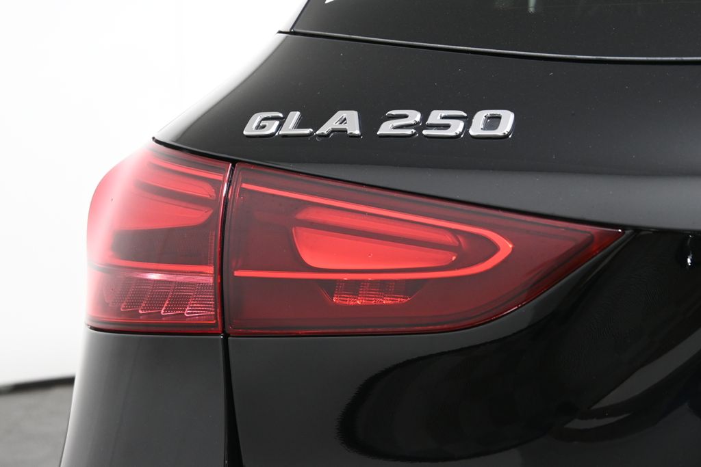 Thumbnail: 2025 Mercedes-Benz GLA - 12