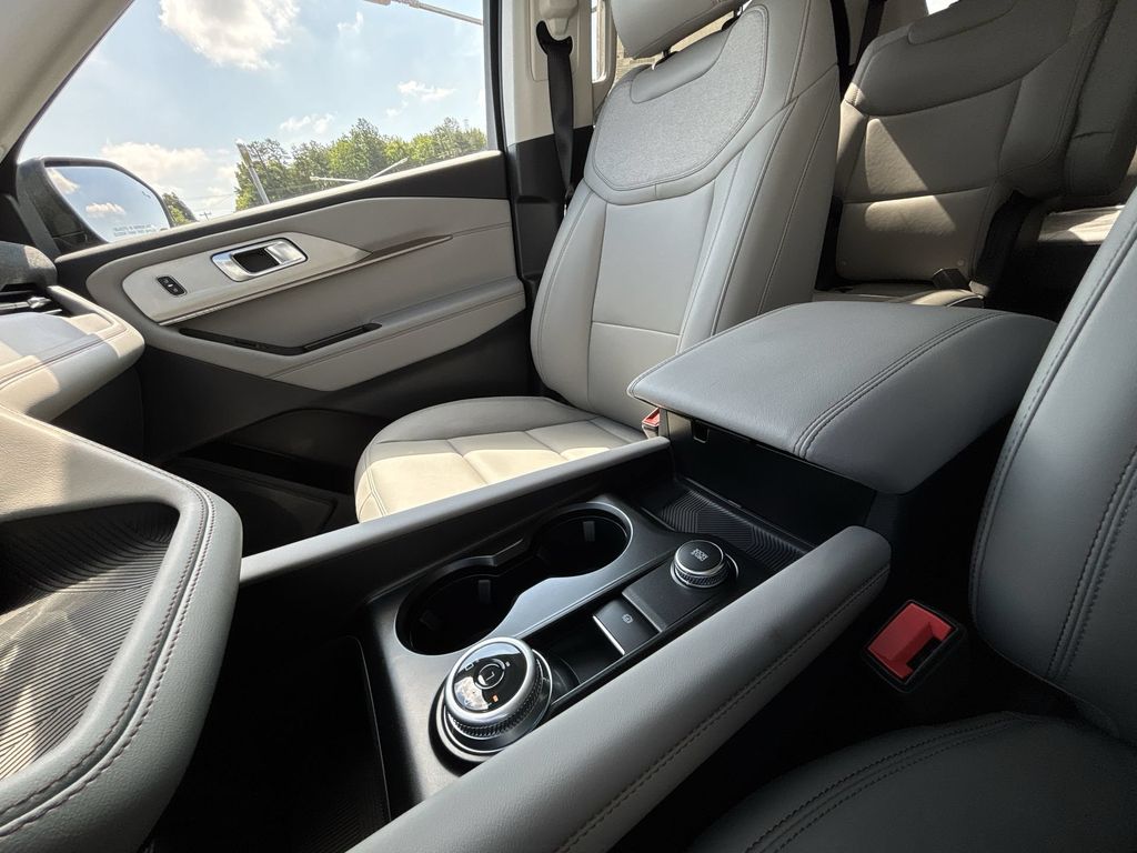 New 2026 Carbonized Gray Metallic Ford Active image 24