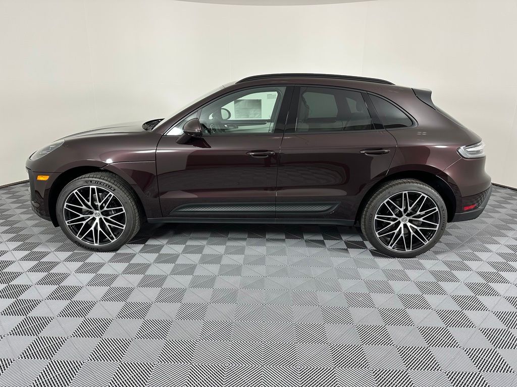 Thumbnail: 2026 Porsche Macan - 2