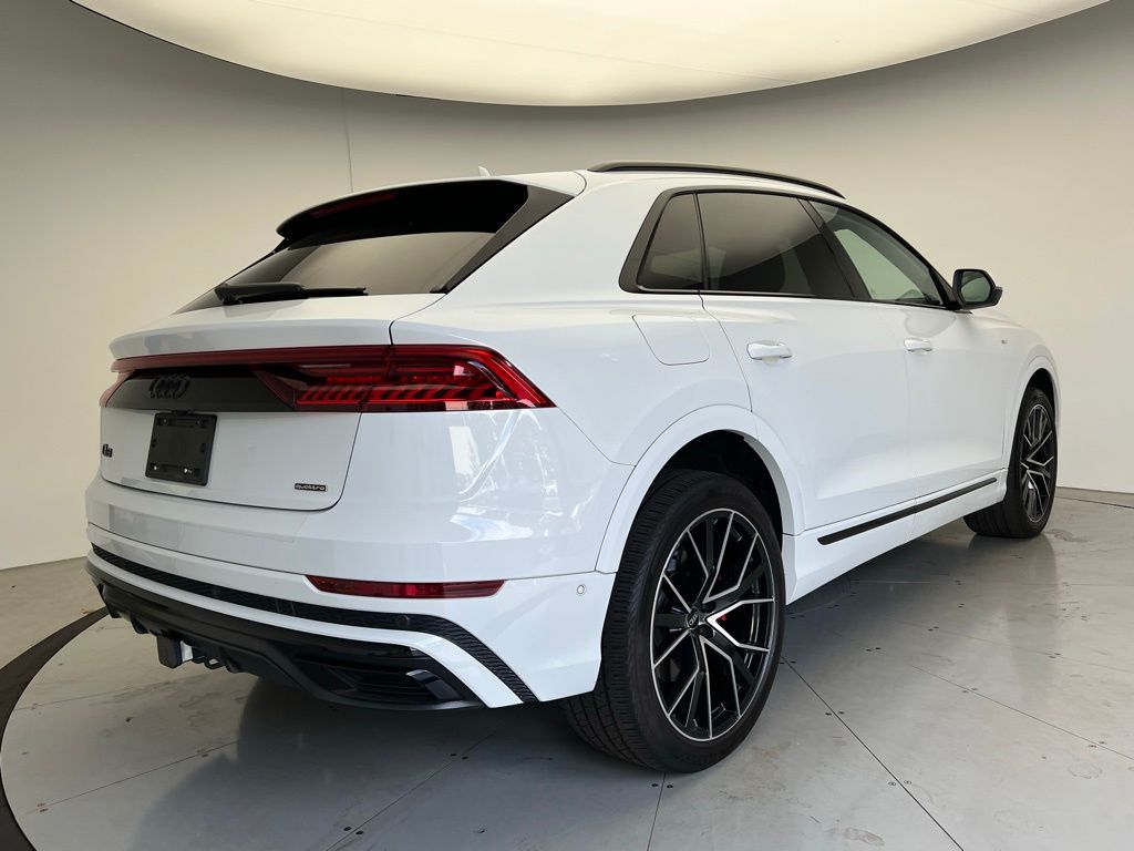Thumbnail: 2021 Audi Q8 - 3
