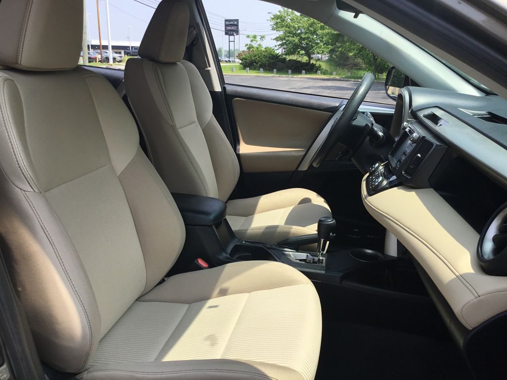 2015 Toyota RAV4 XLE 5