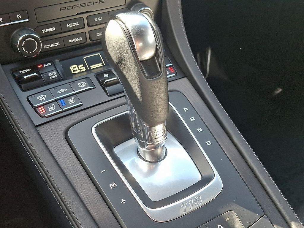 Thumbnail: 2024 Porsche 718 Boxster - 15