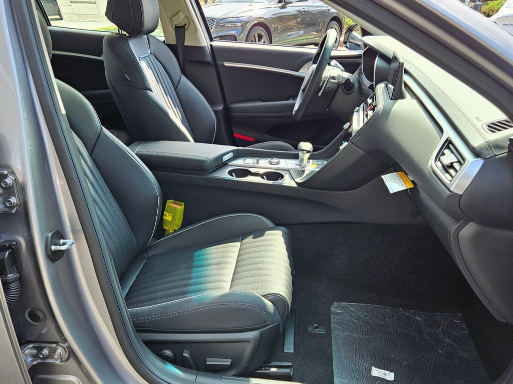 New 2026 Silver Genesis 2.5T Prestige image 15