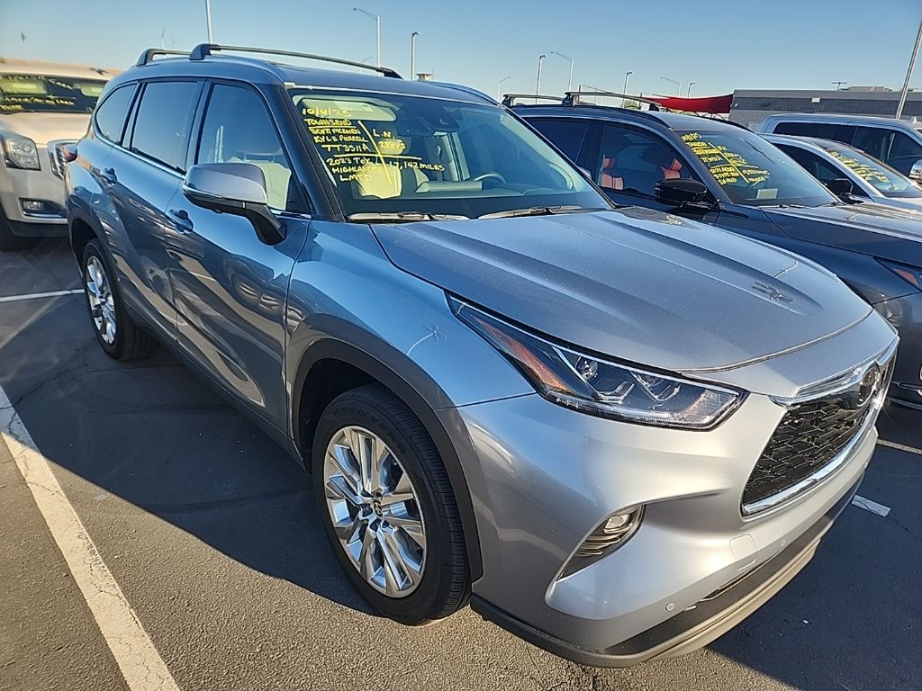 Thumbnail: 2023 Toyota Highlander - 2