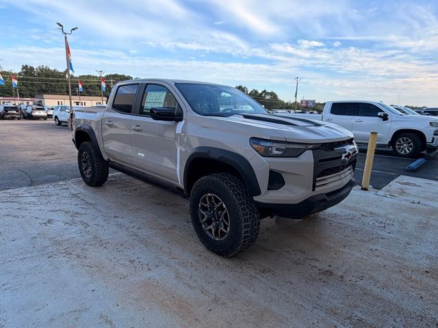 White Sands 2026 Chevrolet Colorado ZR2 Crew Cab 4WD Pickup Truck Four-Wheel Drive 8-Speed Automatic