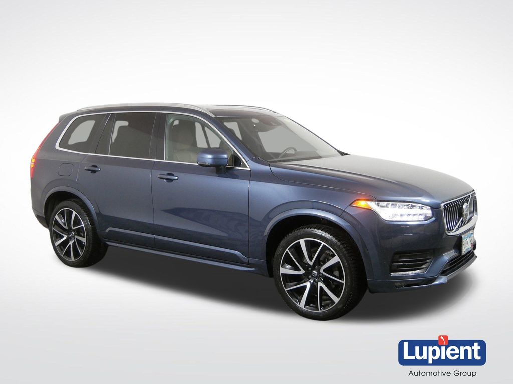 2021 Volvo XC90 T6 Momentum 7-Passenger AWD