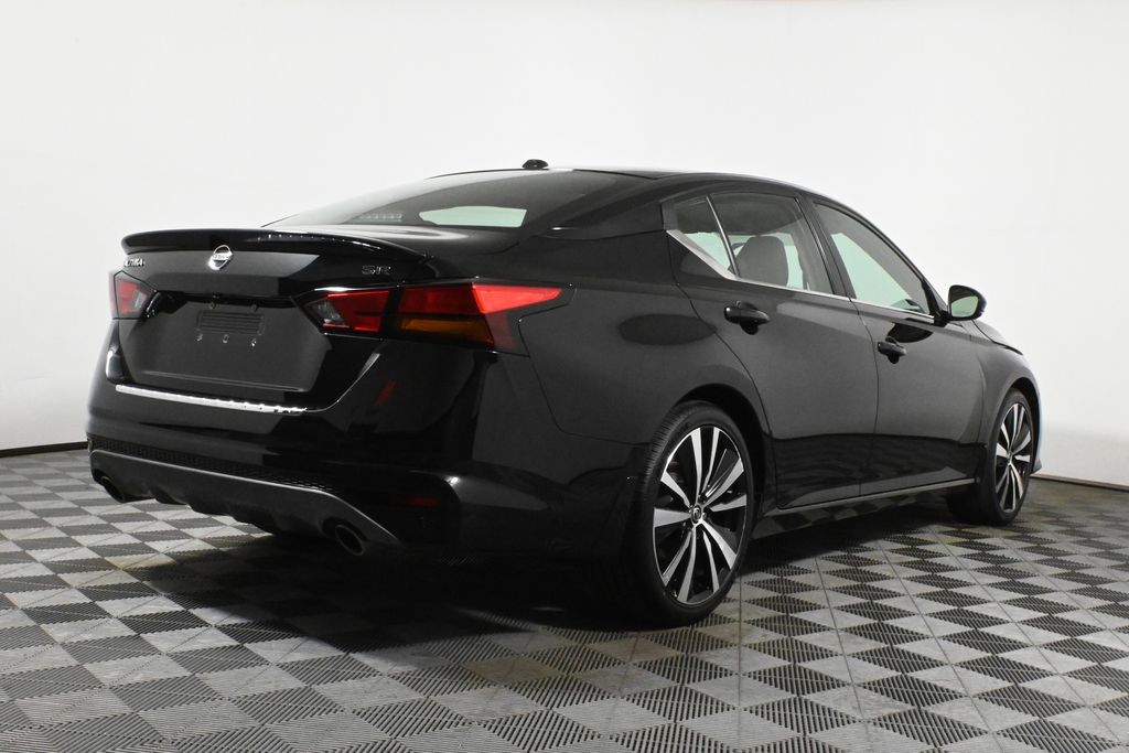 Thumbnail: 2019 Nissan Altima - 8