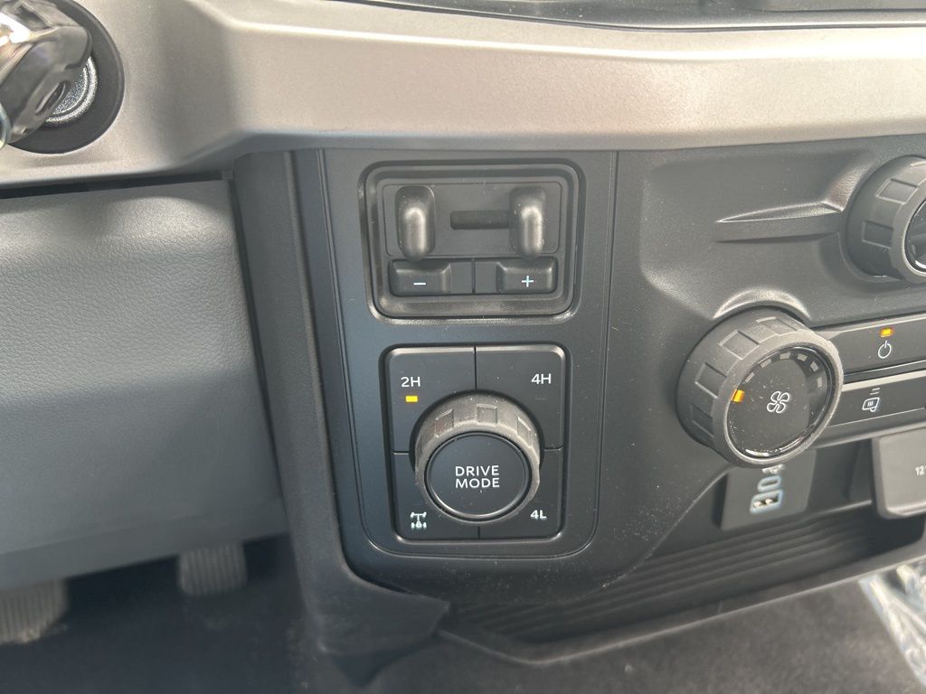 new 2025 Ford F-250SD car, priced at $64,112