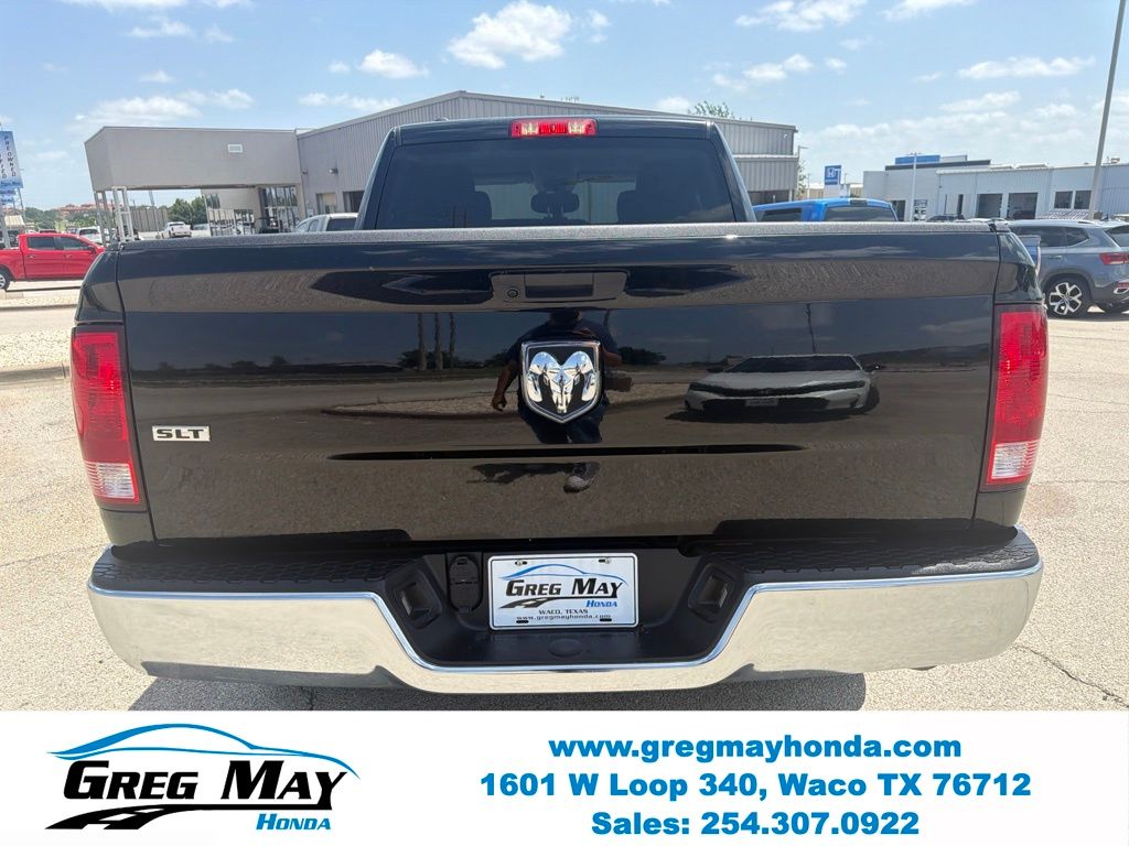2024 Ram 1500 Classic SLT - 3