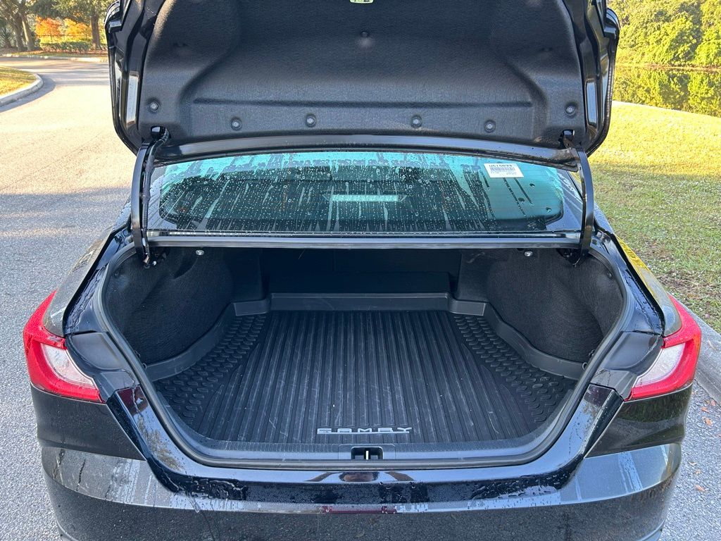 Thumbnail: 2025 Toyota Camry - 10