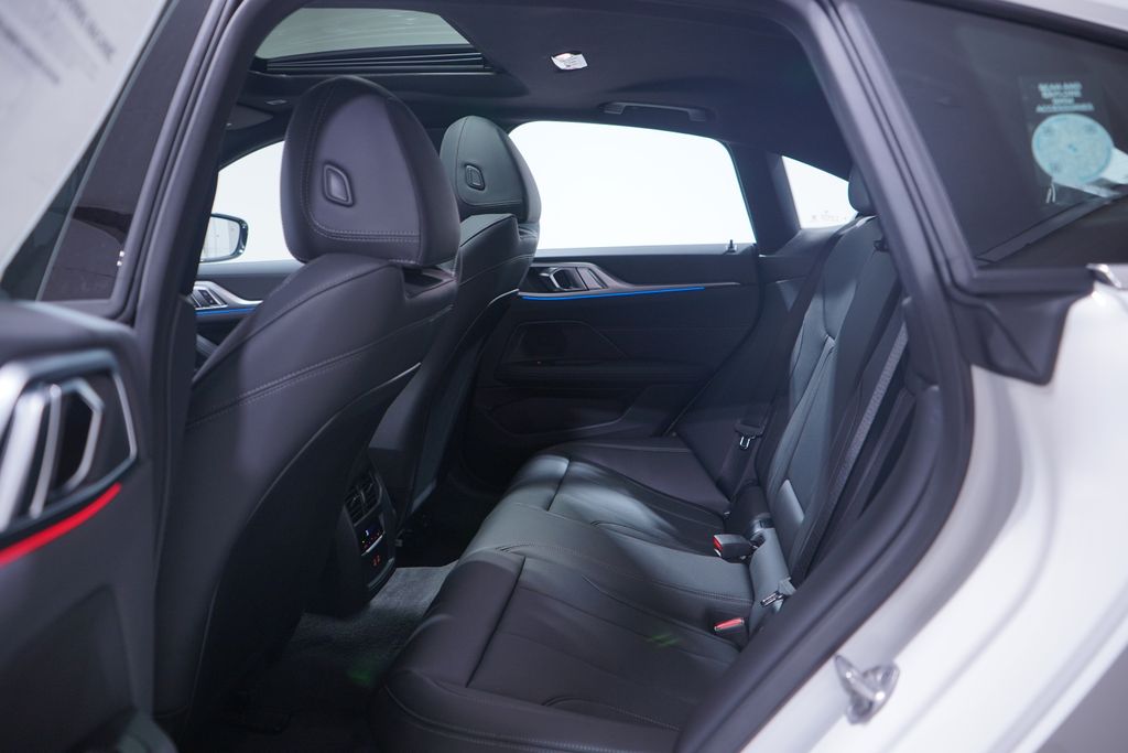 Thumbnail: 2025 BMW i4 - 9