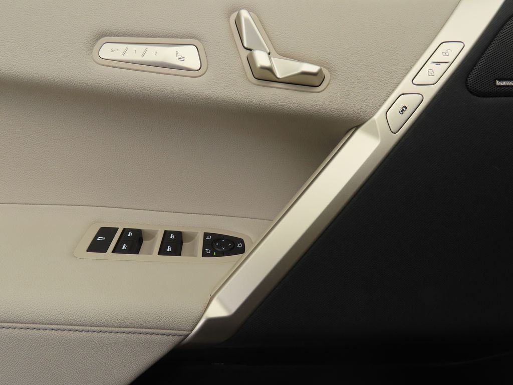 Thumbnail: 2024 BMW iX - 22