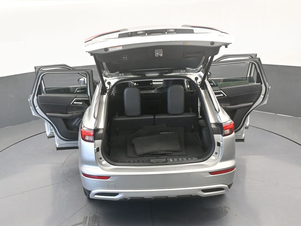 Used 2022 Alloy Silver Metallic Mitsubishi SE image 78