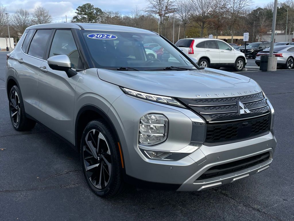 Thumbnail: 2024 Mitsubishi Outlander - 8
