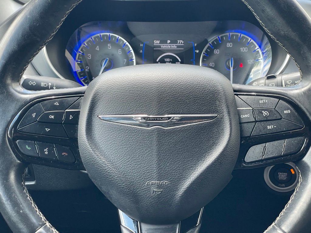 Thumbnail: 2018 Chrysler Pacifica - 12